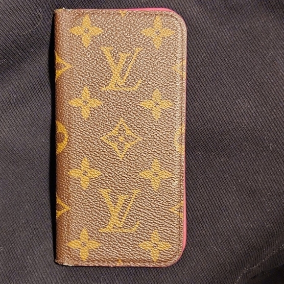 Auth. Louis Vuitton Monogram iPhone 6 or 7 or 8 phone case - Picture 13 of 13